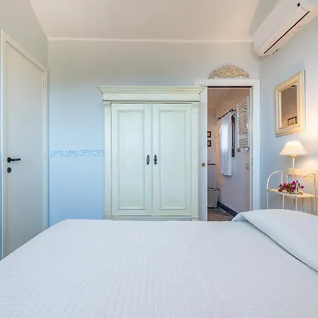 Allegra Panoramica 150 Mt Dal Mare * Simius