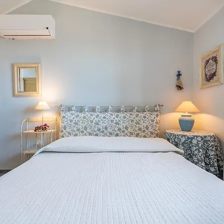 Allegra Panoramica 150 Mt Dal Mare *